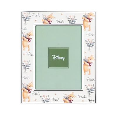 VALENTI & CO. - Disney Nalle Puh - Träram 13 x 18 cm - Bordsfotoram med silverdetaljer - Presentidé till bebis eller dopgåva - fotoram för barnrum