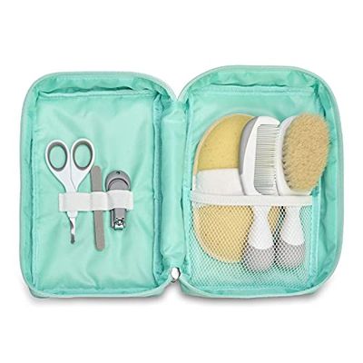 Chicco - Reseset för barnhygien, 6 stycken, borste och kam, svamphandske, sax med rundade spetsar, engångs spik- och kalkskärare