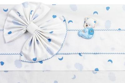 Filet - Juego de sábanas para Cochecito de bebé de 3 Piezas en Estampado Azul, 1 sábana Bajera con Esquinas, 1 sábana encimera con Banda de Tela Aida para Bordar y 1 Funda de Almohada, Fabricado en