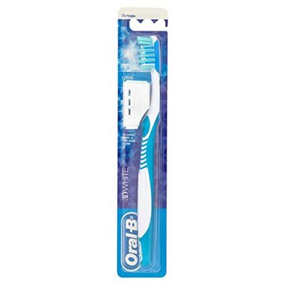 Brosse à dents 3D White d'Oral B - taille médium n° 35