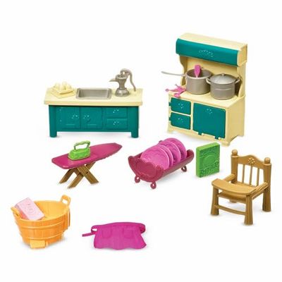 Li'l Woodzeez 6125Z Angolo Cottura e Pulizia della casa, Set da 21 Pezzi con mobili da Cucina e Accessori, Giocattoli in Miniatura e Set da Gioco per Bambini dai 3 Anni in su.