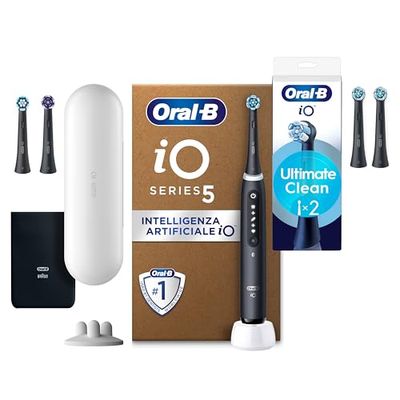 Oral-B Spazzolino Elettrico iO 5 Nero con 3 Testine + 2 Testine Oral B di Ricambio iO Series Ultimate Clean Nere, 1 Spazzolino Elettrico Oral B e 5 Ricambi Spazzolini Elettrici, Custodia da Viaggio