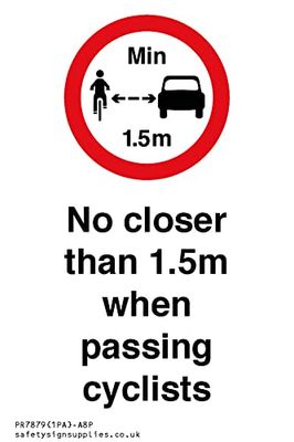 Cartello con scritta "No closer than 1,5 m when passing cyclists" – 50 x 75 mm – A8P