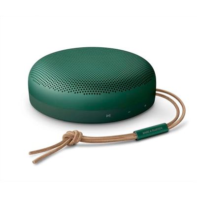 Bang & Olufsen Beosound A1 (2a Generazione) - Speaker Bluetooth Portatile Premium Impermeabile IP67, Suono a 360 Gradi, Assistente Vocale Alexa, Vivavoce, Batteria di 18 Ore - Verde