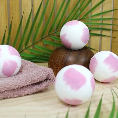 French Tendance - Bomboletta da bagno in schiuma - Rilassamento Rilassante - Regalo donna - Benessere - profumo rosa - bicolore - 1 x 120 gr - Atmosfera Aromatherapie