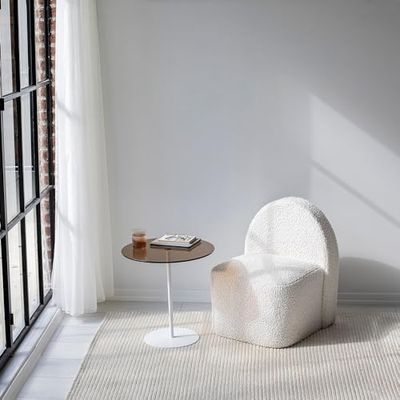 Hanah Home Stylowy stolik boczny, 50 cm x 50 cm x 50 cm, 100% szkło hartowane i metalowa rama, elegancki biały i brązowy design dla nowoczesnych przestrzeni życiowych