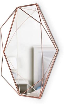 UMBRA Prisma Mirror. Miroir mural Prisma sur structure en métal cuivré. Dimension 56.5x42.5x8.3cm