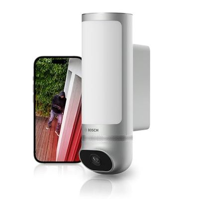 Bosch Smart Home buitencamera II, bewakingscamera buiten, 1080p full-HD resolutie met geïntegreerde alarmsirene en designlamp, compatibel met Amazon Alexa, zilver