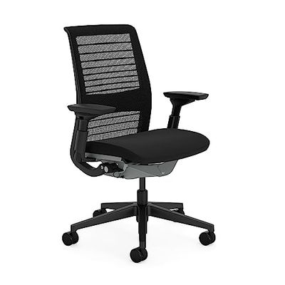 Steelcase Think, chaise de bureau ergonomique avec soutien lombaire LiveBack, accotoirs 4D et design durable Onyx