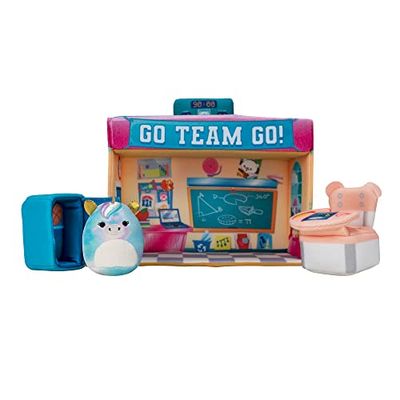 Squishville Scuola by Squishmallows Peluche, Multicolore, Play Scene, SQM0325