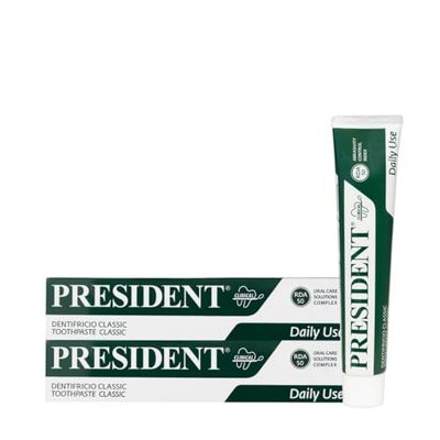 President KIT 2 DENTIFRICIO CLASSIC per uso quotidiano. Azione anti placca, anti carie, rifrescante, antialitosi. Con Estratti Vegetali di Melissa, Salvia, Camomilla. RDA 50. 2X75ml