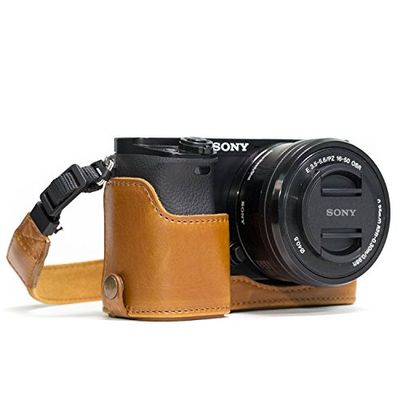 MegaGear Sony Alpha A6300, A6000 Ever Ready Custodia metà copertura in finta pelle per Fotocamera con Tracolla - Marrone chiaro - MG962