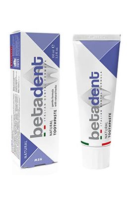 Betadent DENTIFRICO NATURAL. Działanie odkażające, przeciwzapalne, kojące i orzeźwiające. Wzmacnia dziąsła. Delikatna formuła z naturalnych ekstraktów roślinnych - Maxi 100 ml