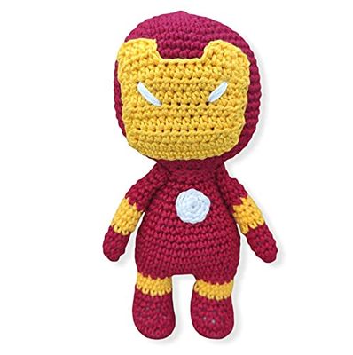 Super eroe realizzato a mano con l'uncinetto. Tecnica Amigurumi