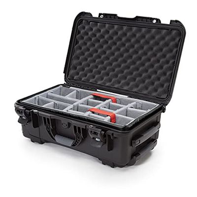 Nanuk 935 - Capa rígida impermeável com rodas e divisória acolchoada, cor preta