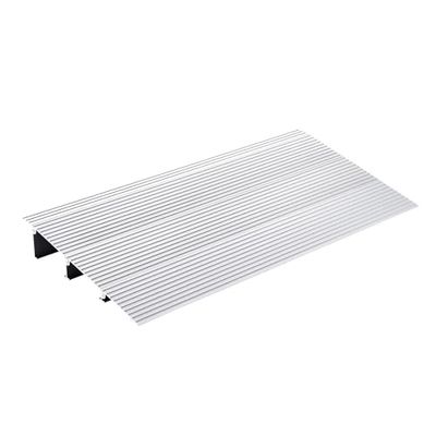 VEVOR Rampe de Seuil Hauteur 7,6 cm Rampe de Portes pour Fauteuil Roulant Capacité de Charge 362,8 kg en Aluminium Rampe Modulaire Réglable pour Fauteuils Roulants, Scooters, Fauteuils Électriques