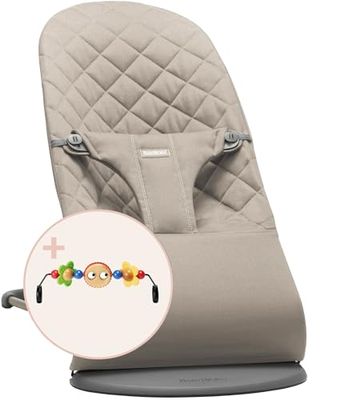 BabyBjörn Babywip Bliss, geweven, klassiek stiksel, zandgrijs, inclusief speelgoed, vrolijke ogen