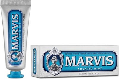 Marvis Pasta de dientes de viaje de menta acuática, 25 ml, dentífrico para la higiene dental, elimina la placa y cuida las encías, frescor duradero