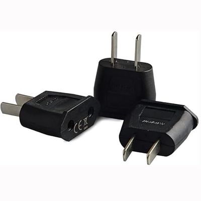Adattatore Famatel USA. USA - Esportazione 1402. Ideale per collegare dispositivi in America, garantisce compatibilità e sicurezza. Perfetto per viaggi e uso internazionale.