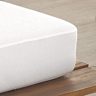 Todocama - Mattress protector in adjustable sponge, 100% waterproof with anti-mite treatment, made of biorganic cotton. (bed 135 x 190/200 cm)