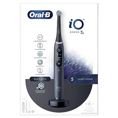 Oral-B Spazzolino Elettrico Ricaricabile iO 7N, Sensore di Pressione, Display Interattivo, Intelligenza Artificiale, Ricarica Rapida, 2 Testine, 1 Spazzolino, 1 Custodia da Viaggio, Nero, Idea Regalo