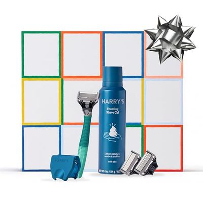 Harry's Core Shave Essentials Holiday Men's Gift Set, Includes Weighted Handle, 3 Refills, Razor Blade Travel Cover and Shaving Gel