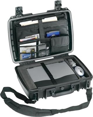 PELI Storm IM2370 valise antichoc pour ordinateur portable avec plateau et organisateur de couvercle, étanche à l'eau et à la poussière, capacité de19L, fabriquée aux États-Unis, couleur: noire