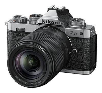 Nikon Z fc + Z DX 18-140VR + Lexar SD 64 GB 800x Pro Fotocamera Mirrorless, CMOS DX da 20.9 MP, Mirino Elettronico (EVF), LCD 3.2" Touch, Video 4K, Nero [Nital Card: 4 Anni di Garanzia]