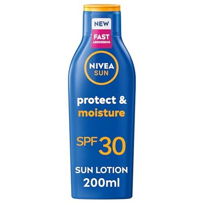 NIVEA SUN Protect & Moisture Sun Lotion SPF 30 (200 ml), Suncream with Vitamin C and Hyaluron, Provides 48H Moisture & Immediate UVA & UVB Protection, Fast-Absorbing No White Cast Formula