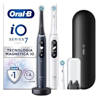 Oral-B iO 7 - Juego de 2 cepillos de dientes eléctricos, negro y blanco, 2 mangas conectadas con Bluetooth con tecnología magnética, regalo para fiestas del padre, 3 cepillos, 1 funda de viaje premium