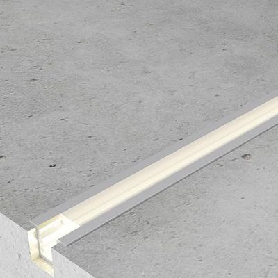VoltShine Guirlande lumineuse LED 10 m, fonctionnement à piles 3AA, couleurs RVB, idéale pour la décoration festive et l'ambiance.