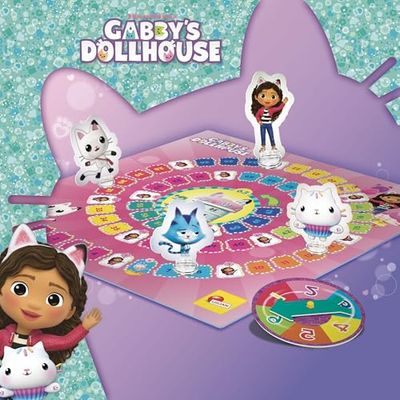 Lisciani - LA CASA DE MUÑECAS DE Gabby Super Juego - Juego de Mesa Educativo para Niños a Partir de 3 años - Juego de la Oca Inspirado en la Serie - Desarrollo de la Coordinación, Memoria