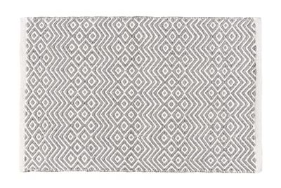 WENKO Tapis de bain Abai, tapis salle de bain antidérapant, tapis paillasson durable de style Boho fabriqué à partir de bouteille plastique PET recyclée, 100% Polyester, 50x80 cm, gris-blanc