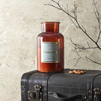 HOME DECO FACTORY, BO0133, Almond Apo Chic scented candle, elegant and soothing design, ideal for creating a warm atmosphere, height 25.5 cm, green color