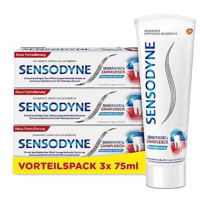Sensodyne Sensibilità e gengive dentifricio, 3 x 75 ml, dentifricio per migliorare la salute delle gengive e ridurre la sensibilità al dolore