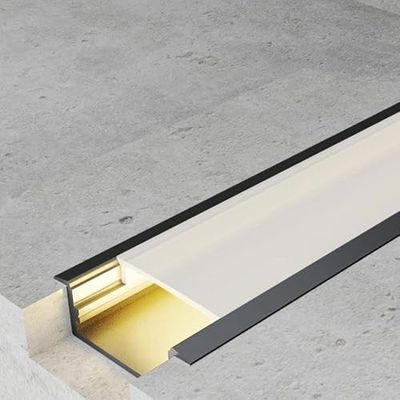 Profilé en aluminium laqué noir de 2 mètres - Robuste, léger et polyvalent pour les structures et les finitions dans les projets de construction et de conception.