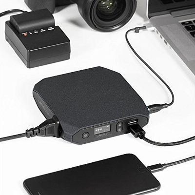Omnicharge Op2Kb003 Omni 20+ Bundel, Powerbank 20000Mah, Met Accessoires, Qi Wireless Charging, Externe Accu, Ac Stopcontact Dc Uitgang, 2 Usb-A 1 Usb-C Poort, Zwart