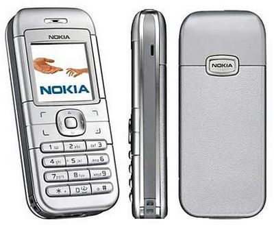 Nokia 6030 - Teléfono móvil (Dual-Band 900, 1800 MHz), color plateado