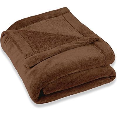 CelinaTex Wollige knuffeldeken, 150 x 200 cm, bruin, deken, bank, warme woondeken, zacht, microvezel, fleece, Oeko-Tex, Montreal