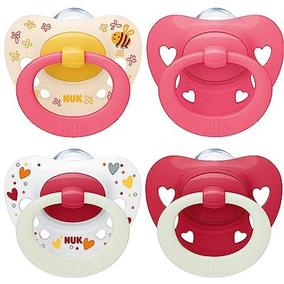 NUK Signature Day & Night Tetine pour bébé | 6-18 mois | Apaise 95 % des bébés | Sucettes en silicone sans BPA, en forme de cœur | Brille dans le noir | Cœurs | Lot de 4