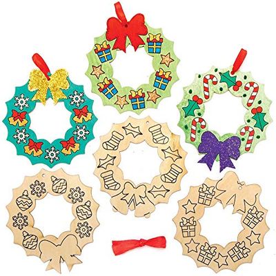 Baker Ross AX506 Kerstmis Houten Krans Decoraties - Pakket Van 10, Kinderkransring Om Te Ontwerpen En Te Versieren, Ideale Kerstversiering, Ideaal Voor School- En Knutsel Groepactiviteiten