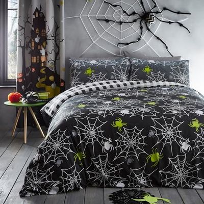 Bedlam - Halloween Spiders Dekbedovertrek - Eenpersoons (140 x 200cm) - Omkeerbaar (2 ontwerpen) - Zwart geruit - Glow in the Dark - Spinnenwebben