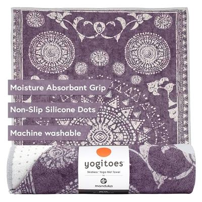 Manduka Yogitoes Toalla para Esterilla de Yoga, Ligera, Microfibra de Secado rápido, tecnología Antideslizante, Uso en Yoga Caliente, Vinyasa y Power, 180 cm, Morado Geija