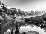 Papermoon Fototapete »Landschaft Schwarz & Weiss«