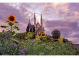 Papermoon Fototapete »Kirche im Sonnenblumenfeld«