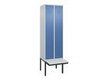 C+P Spind Classic PLUS, Bank, 2 Abteile, 2120x600x815mm, 7035/5023 Verschluss Zylinderschloss 4 Garderobenhaken Trennwand mittig Dekor Banklatten RAL (0800407-20F|S10020)