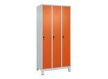 C+P Spind Classic PLUS, Füße, 3 Abteile, 1950x900x500mm, 7035/2004 Verschluss Sicherheits-Drehriegel 3 Garderobenhaken ; C + P Möbelsysteme (080010-30|S10037)