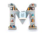 BOARTI Kinderregal Buchstabe M hängend für Toniebox und Tonie Figuren platzsparendes Regal H. 54 x B. 60 x T. 19 Wandregal für Musikbox Figuren Aufbewahrung Magneteinsätzen Aufbewahrungsregal Holz