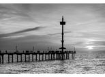 Fototapete PAPERMOON "Steg im Wasser Schwarz & Weiß", schwarz (schwarz, weiß), B:5m L:2,8m, Vlies, Tapeten