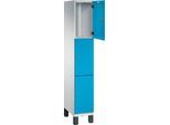 C+P Schließfachschrank Cambio, 1 Abteil, 3 Fächer, auf Füßen, B 300 x T 525 x H 1980 mm, lichtgrau/lichtblau